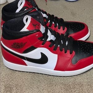 Air Jordan 1 Mid Mens